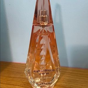 Ange ou Demon Le Secret Eau de Parfumerie Spray 3.3 oz **100%** Authentic
